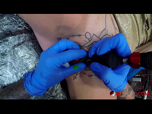 ❤️ Äärimmäisen tatuoitu hottie Sully Savage sai tatuoinnin klitorikseen Pornovideo at porn fi.courseclass.ru ❌❤